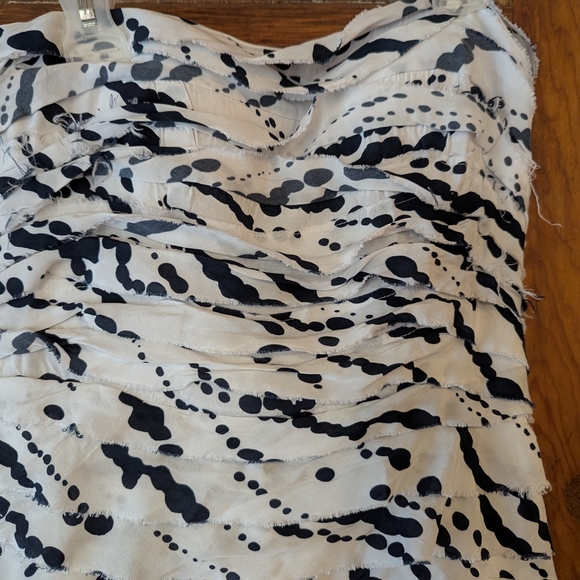 Black and White Strapless Ruched Bodycon Dress - Picture 3 of 9